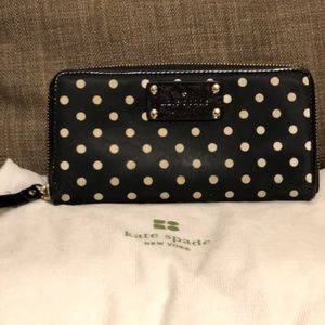 Kate Spade New York Black and White Dot Zip Wallet